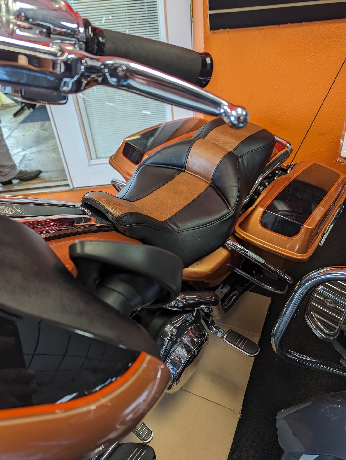 Harley-Davidson // Street Glide - Custom Fit Seat