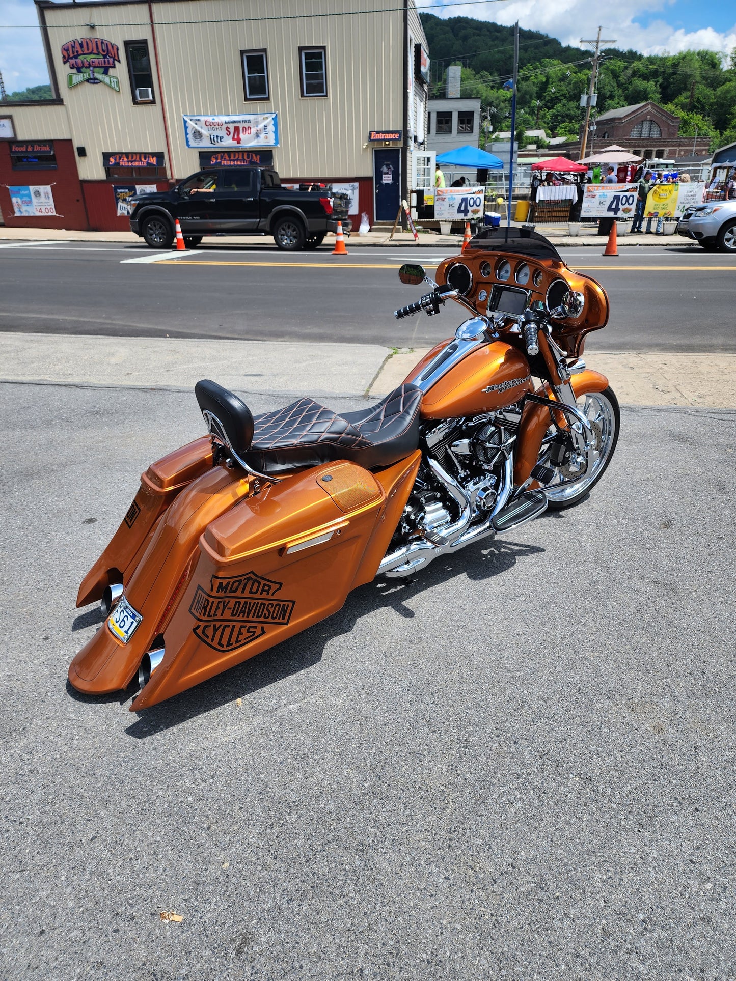 Harley-Davidson // Street Glide - Custom Fit Seat