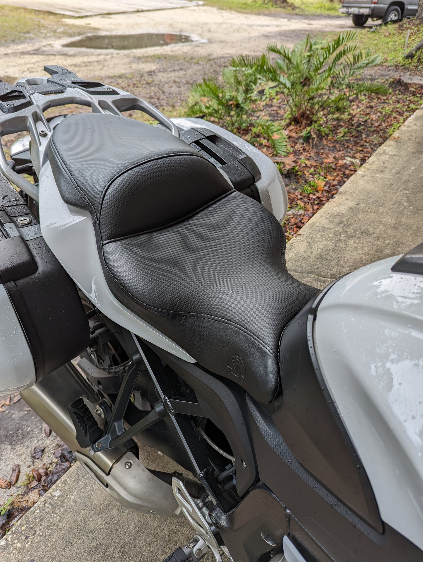 BMW // S 1000 XR Custom Fit Seat