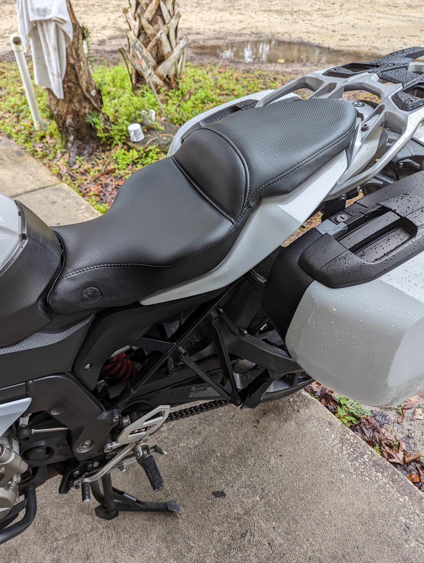 BMW // S 1000 XR Custom Fit Seat