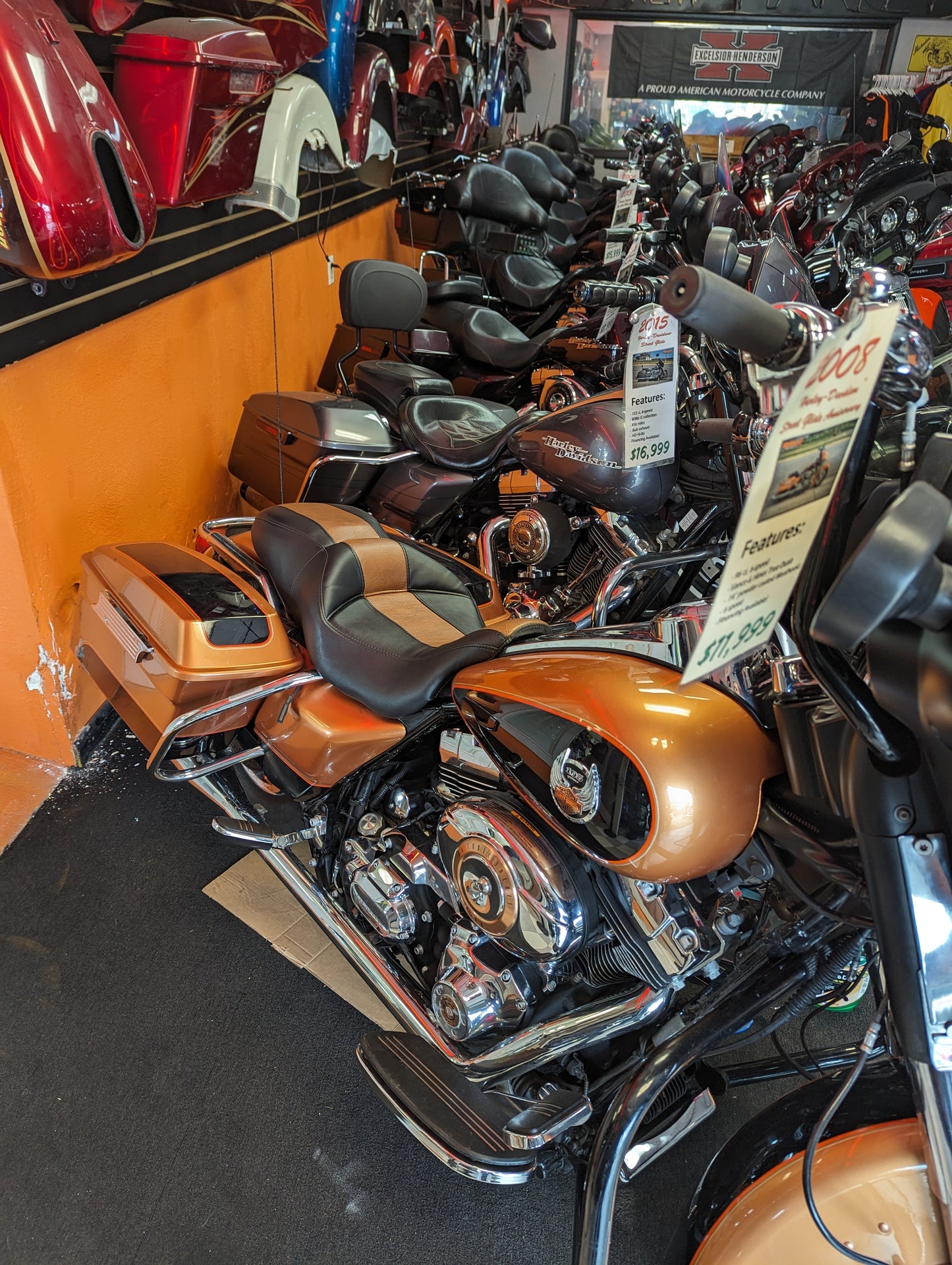Harley-Davidson // Street Glide - Custom Fit Seat