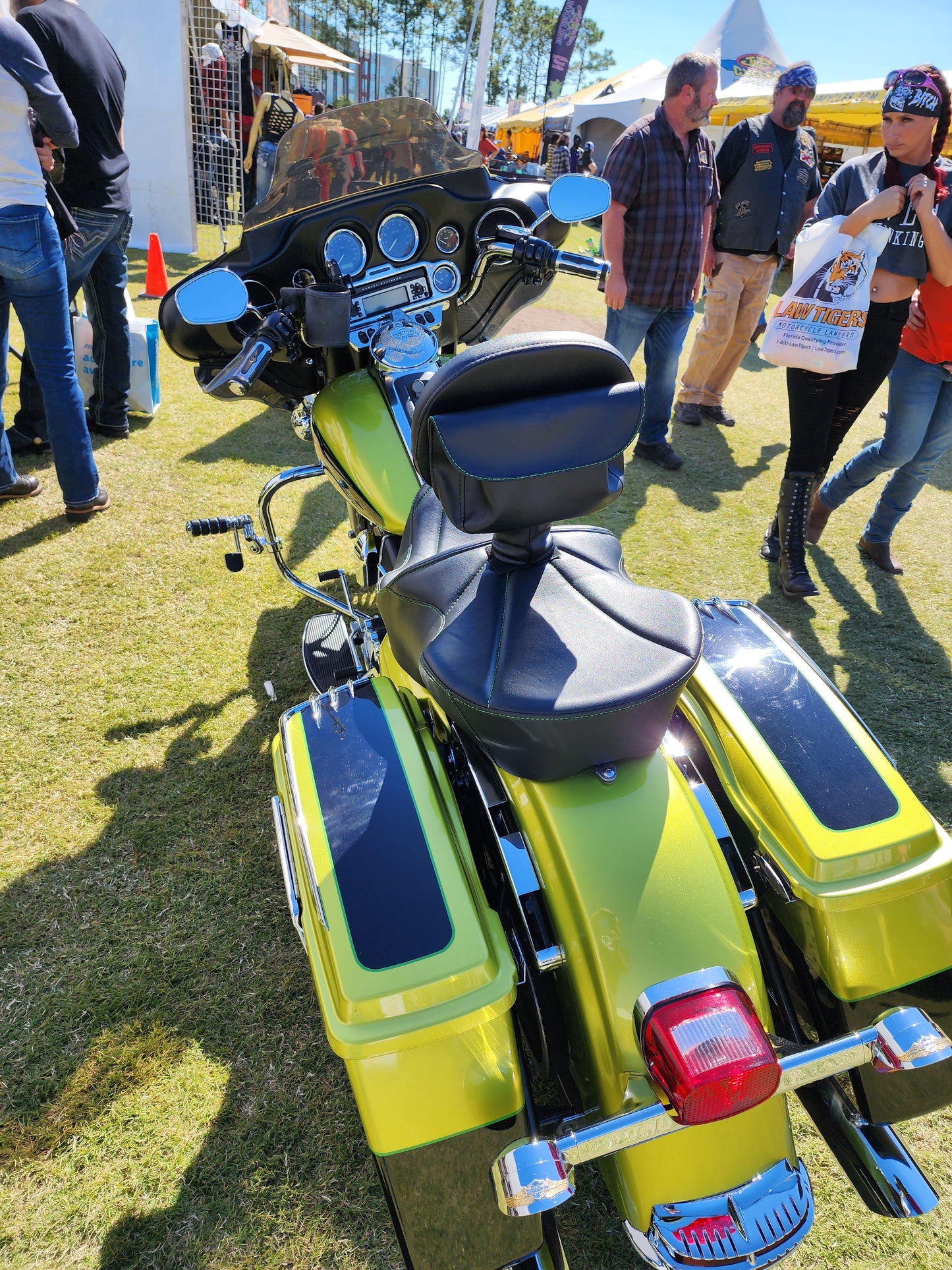 Harley-Davidson // Street Glide - Custom Fit Seat