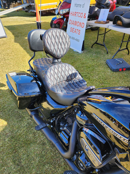 Harley-Davidson // Street Glide - Custom Fit Seat